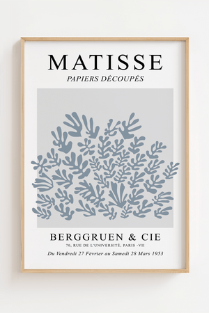 Gråblå Bush plakat inspireret af Matisse. En rolig og organisk kunstplakat i bløde gråblå nuancer – perfekt til skandinavisk indretning.

